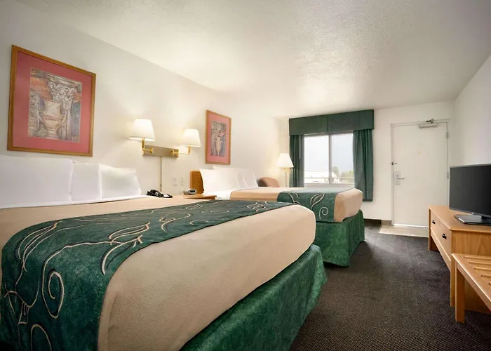 Hotel Travelodge By Wyndham 2*