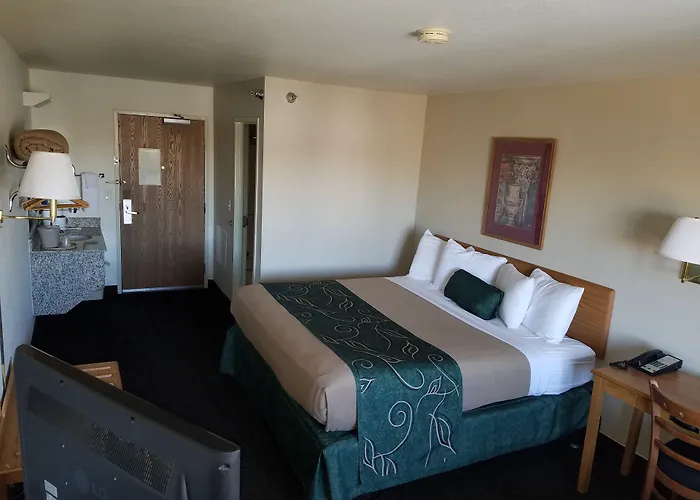 Travelodge By Wyndham Hotel 2*