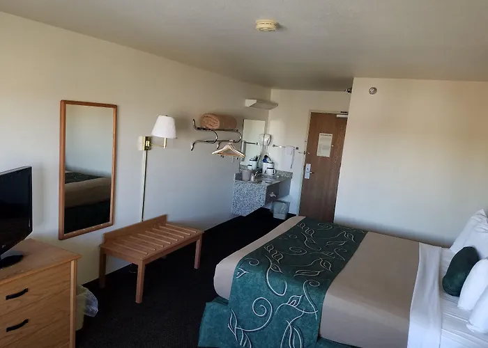 Travelodge By Wyndham Hotel 2*