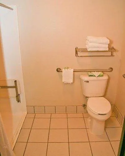 Travelodge By Wyndham Hotel 2*